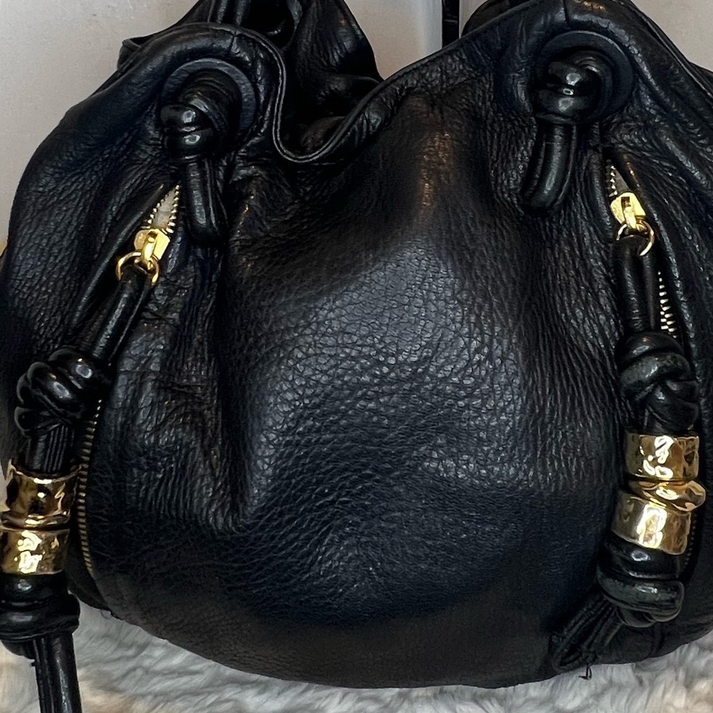 MICHAEL KORS BLACK ROSLYN LEATHER
SHOULDER BAG “THE ROSLYN” - Picture 3 of 16